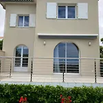 Villa Devant La Et La De Pontaillac, 4chambres 2 A 8 Personnes *